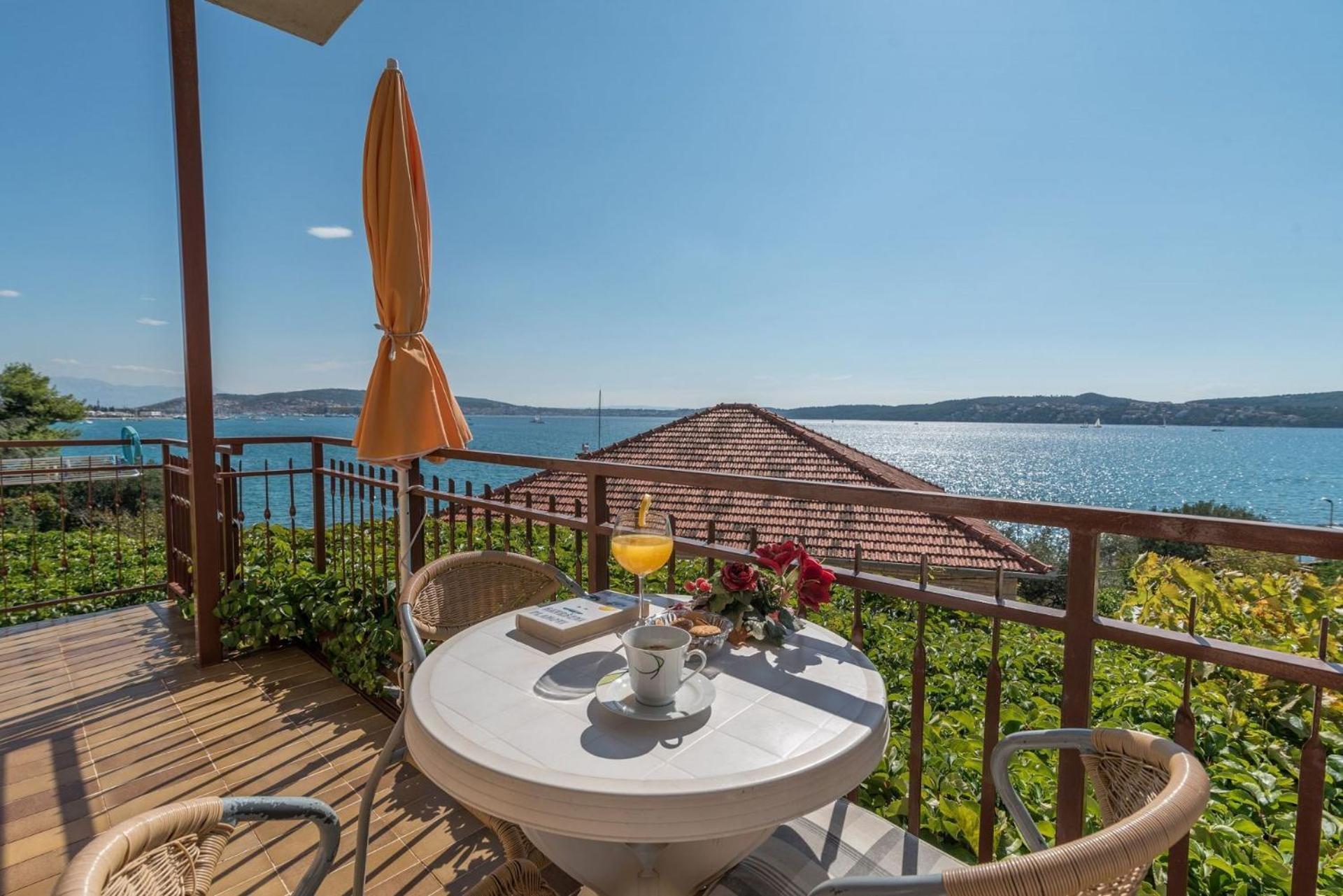 Apartments Vin Trogir Exterior photo