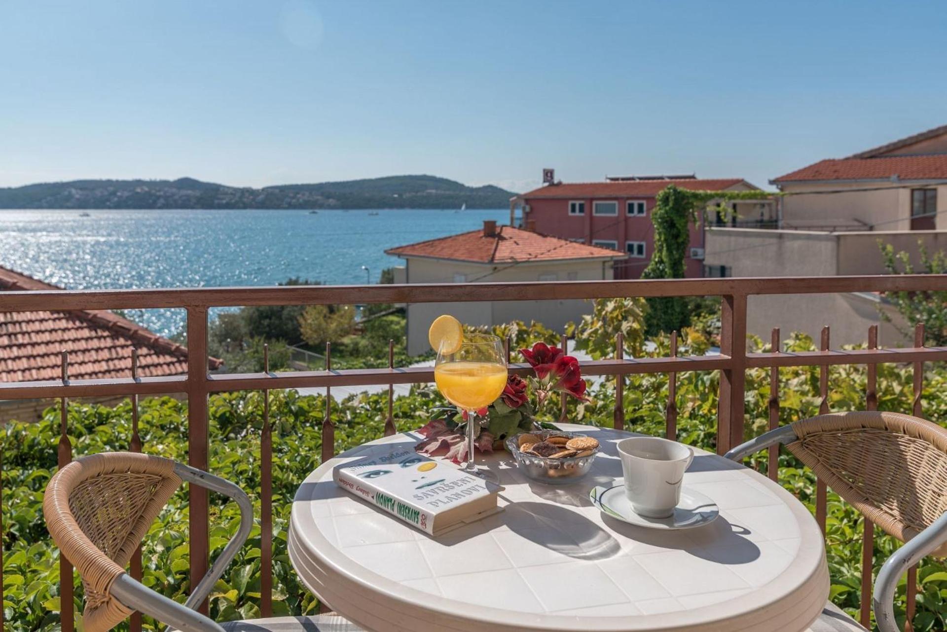 Apartments Vin Trogir Exterior photo